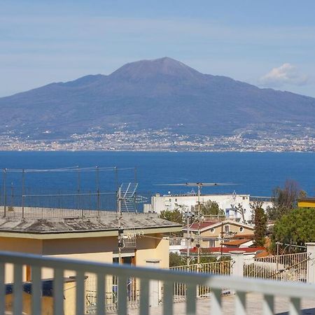 Super Attico Vista Mare Con Piscina Appartement Sorrento Buitenkant foto
