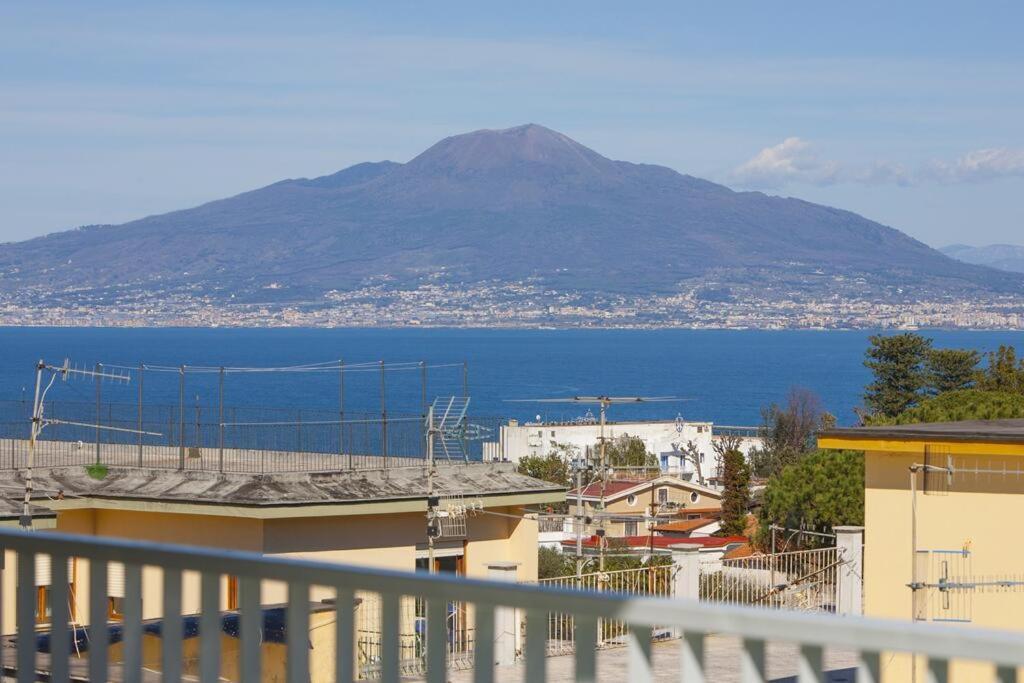Super Attico Vista Mare Con Piscina Appartement Sorrento Buitenkant foto