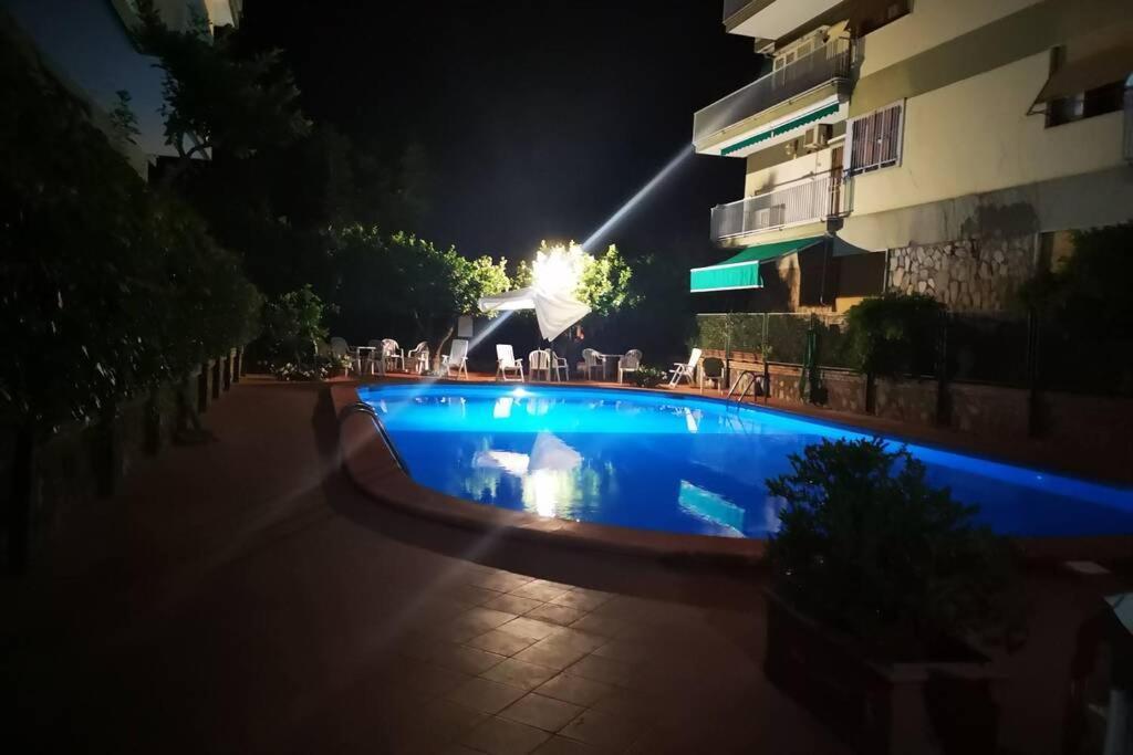 Super Attico Vista Mare Con Piscina Appartement Sorrento Buitenkant foto
