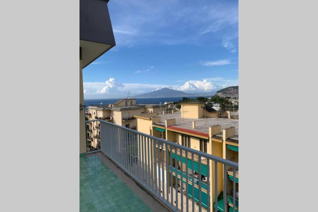 Super Attico Vista Mare Con Piscina Appartement Sorrento Buitenkant foto