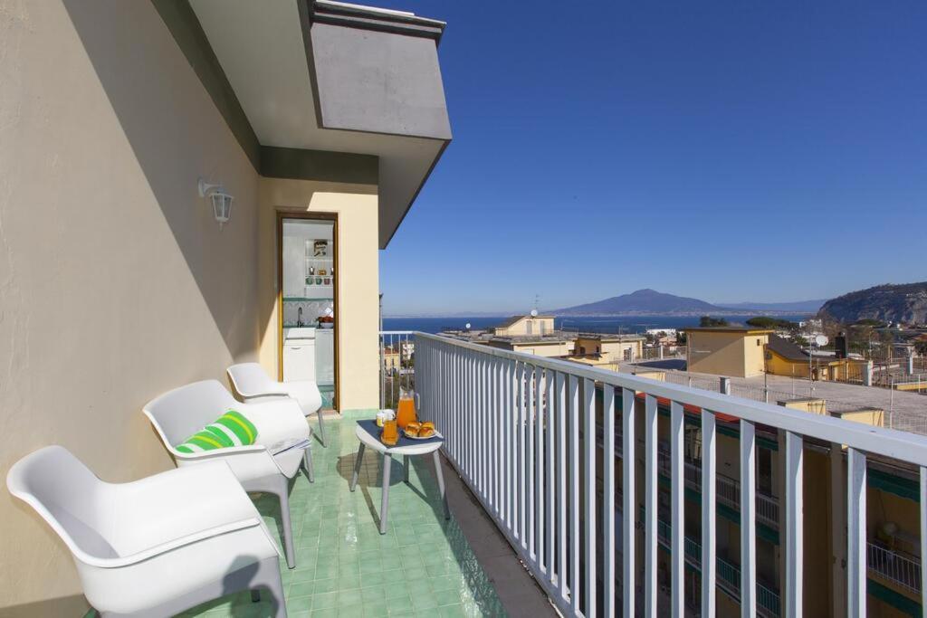 Super Attico Vista Mare Con Piscina Appartement Sorrento Buitenkant foto