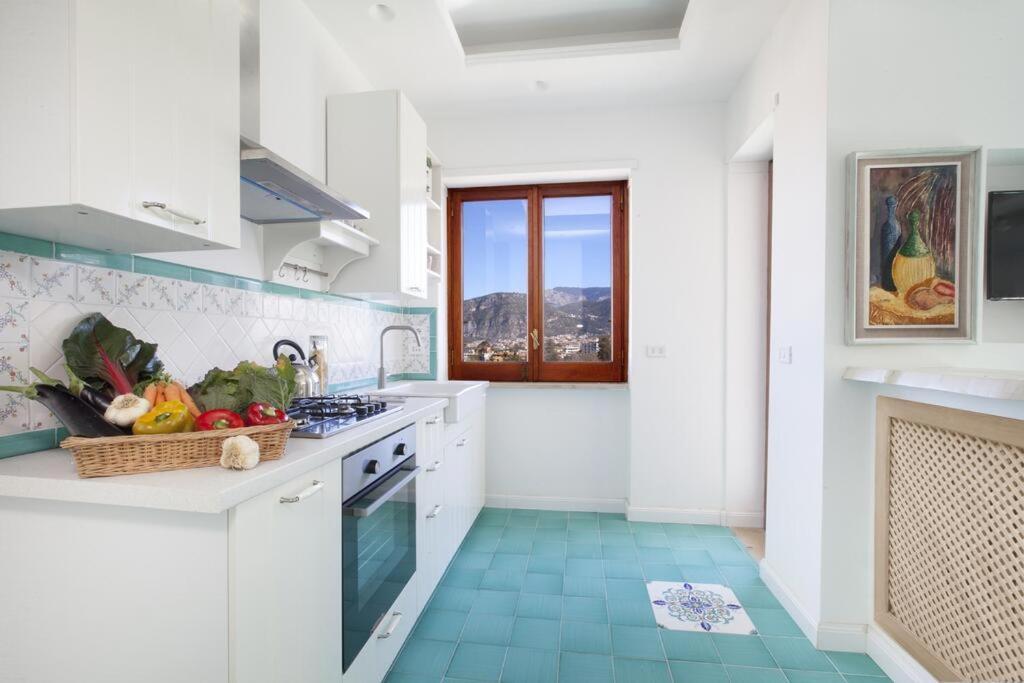 Super Attico Vista Mare Con Piscina Appartement Sorrento Buitenkant foto