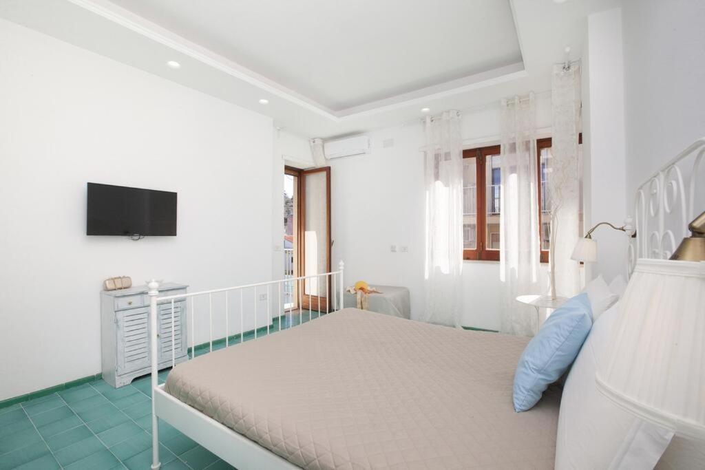 Super Attico Vista Mare Con Piscina Appartement Sorrento Buitenkant foto