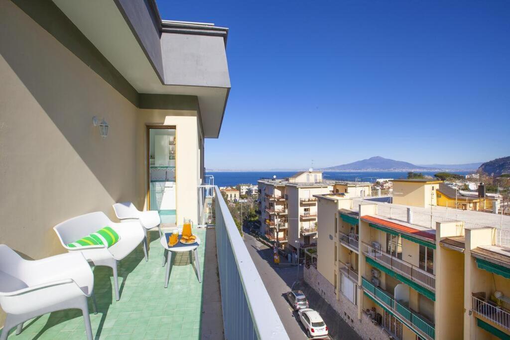 Super Attico Vista Mare Con Piscina Appartement Sorrento Buitenkant foto