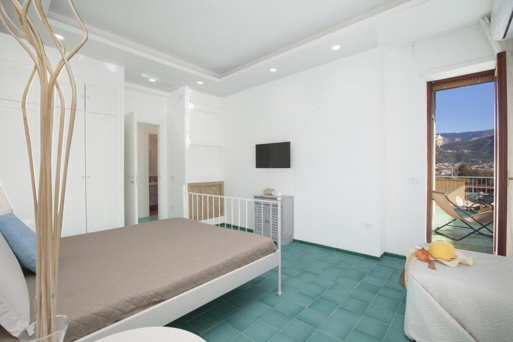 Super Attico Vista Mare Con Piscina Appartement Sorrento Buitenkant foto