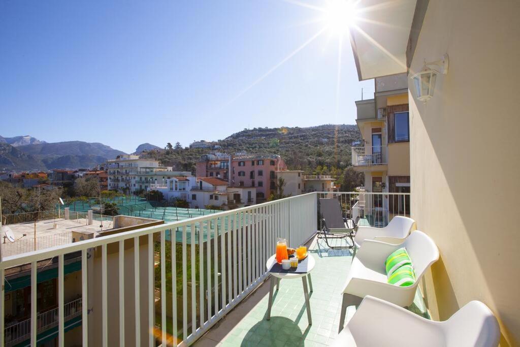 Super Attico Vista Mare Con Piscina Appartement Sorrento Buitenkant foto
